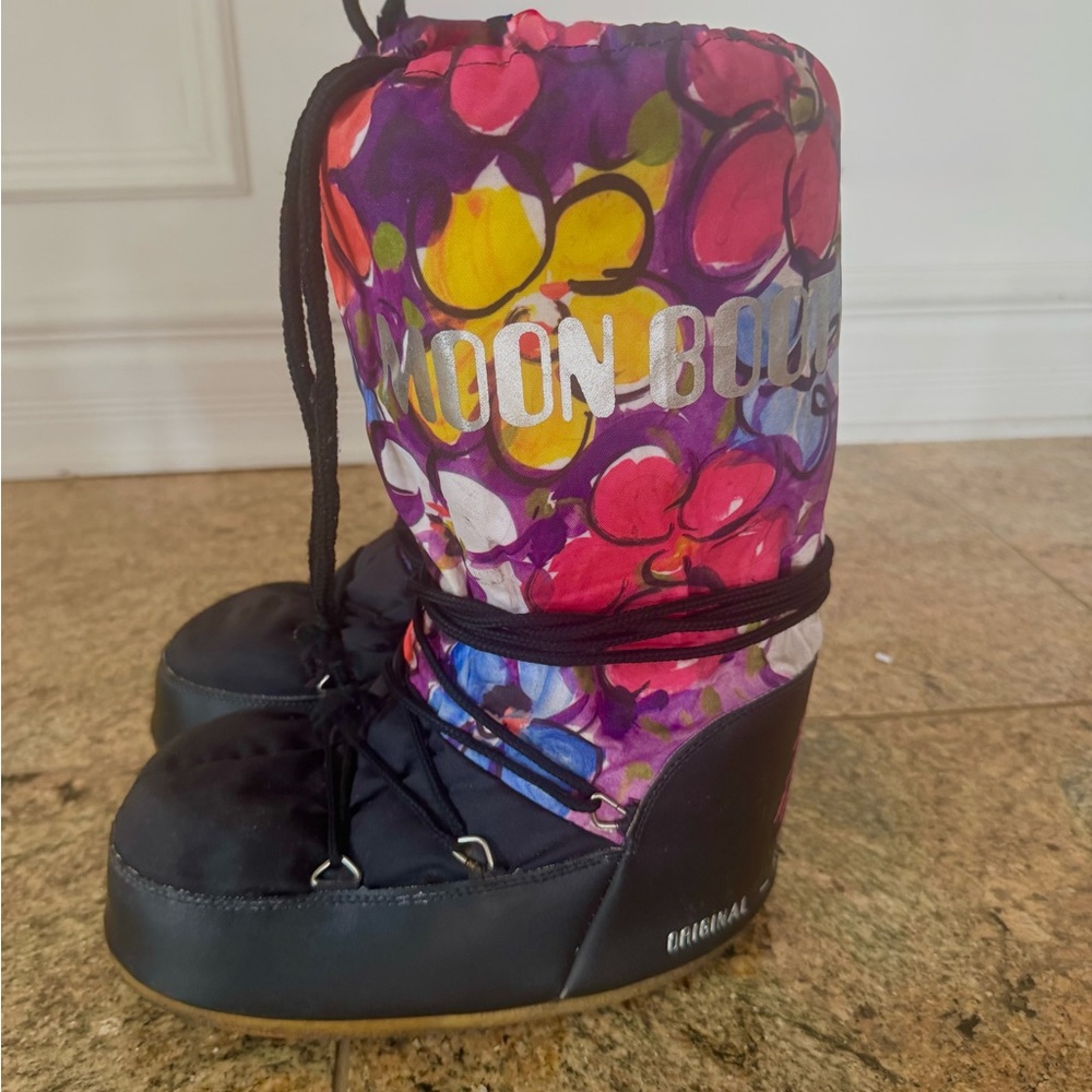 Moon Boot Women's Floral Winter Boots - Black and Purple